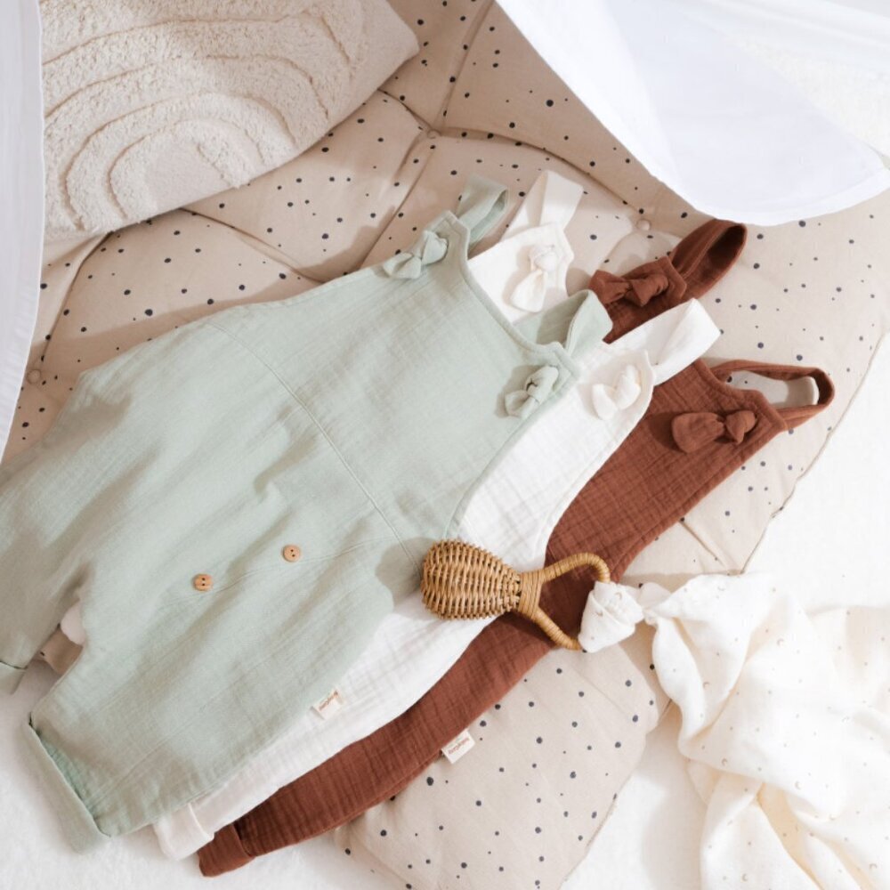 100% Organic Cotton Salopet Romper - Picture 6 of 12